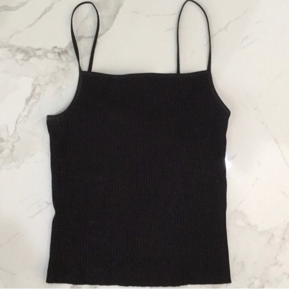 Aritzia Wilfred Black 90’s style tank